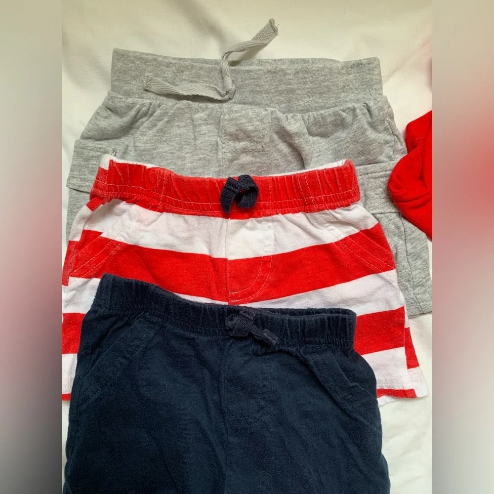 The Children’s Place 3-6 month summer set - 3 shorts and a onesie
